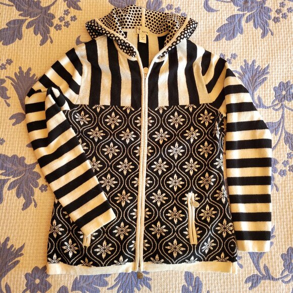 Stylish B&W Sweater Jacket Hoodie - Picture 1 of 5